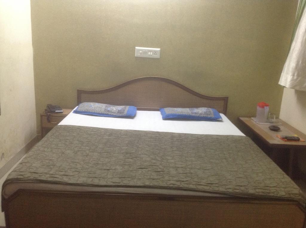 Hotel Kamal Kunj Jaipur Værelse billede