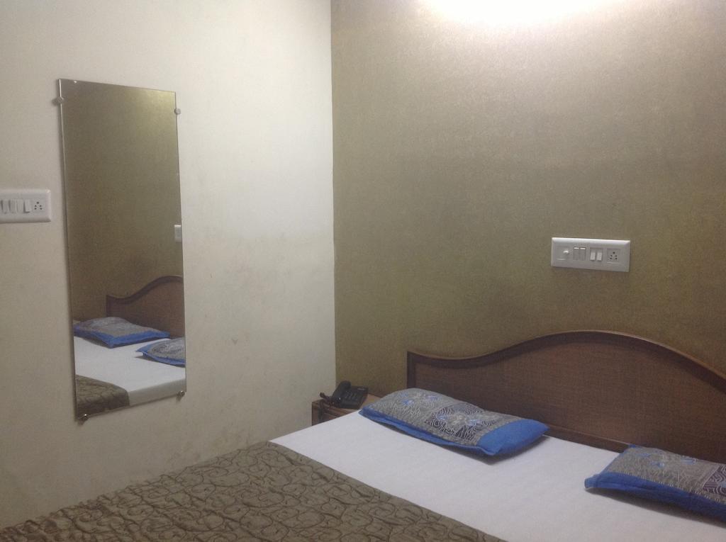 Hotel Kamal Kunj Jaipur Eksteriør billede